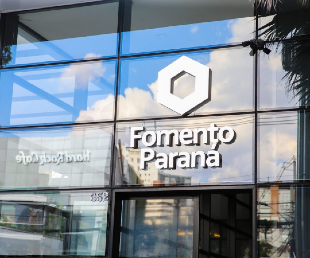 Ratinho Junior sanciona lei que autoriza captação de US$ 50 milhões para micro e pequenas empresas