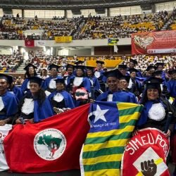 Festa em Recife celebra 30 mil alfabetizados em programa social
