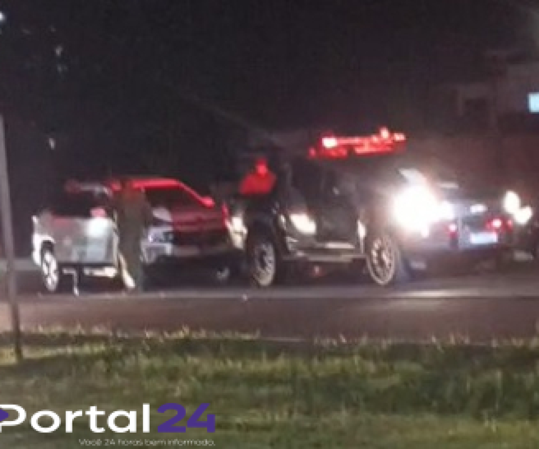 Fiat Toro bate em viatura do BPFron na BR-277, em Santa Tereza do Oeste