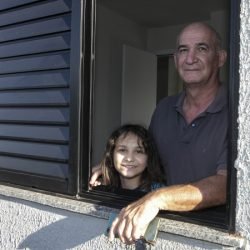 “Agora é meu”: idoso celebra primeira casa própria com ajuda do programa Casa Fácil Paraná Terceira Idade