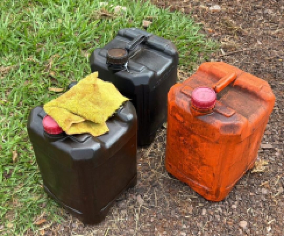 Servidor é visto retirando combustível de veículo oficial em Cascavel