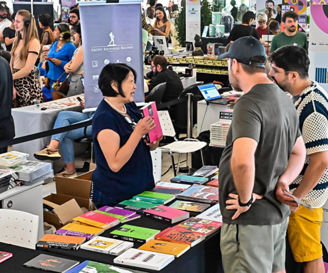 Estado leva cultura e turismo à primeira edição da Festa Literária do Paraná