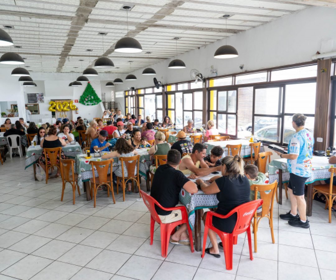 Matinhos teve 100% de ocupação nos hotéis na virada e comércio cresce 30% antes dos shows