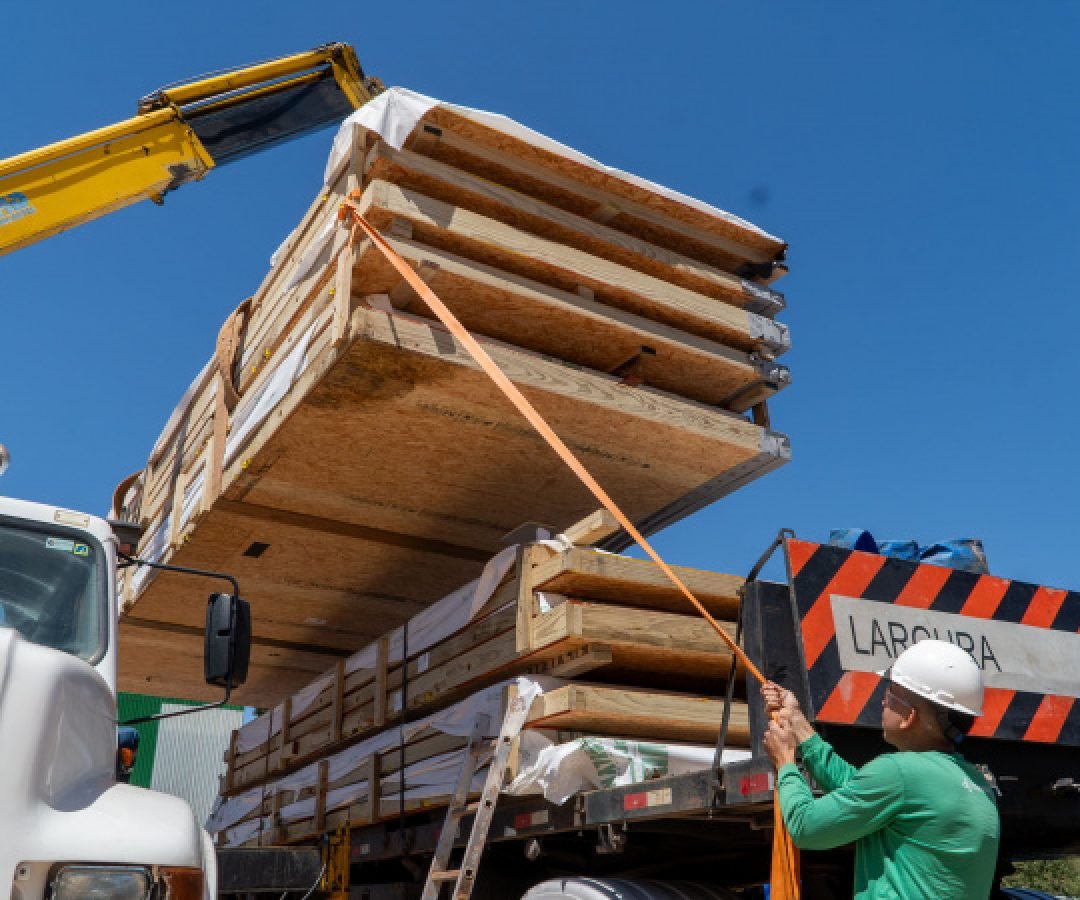 Estado envia casas pré-fabricadas para moradores atingidos por tornado em Rio Bonito do Iguaçu