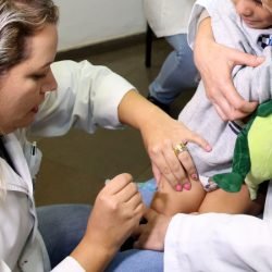 Secretaria da Saúde reforça importância da imunização infantil contra meningite