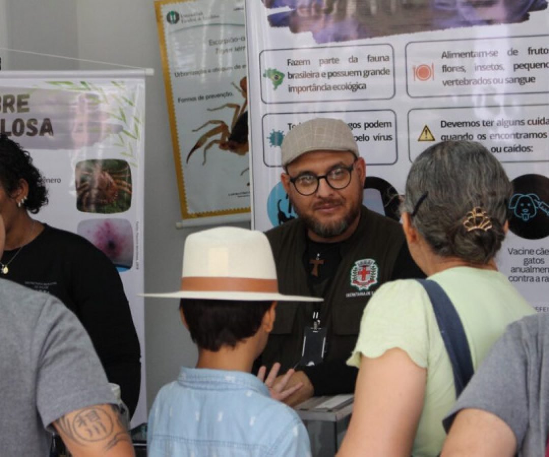 Fazendinha da ExpoLondrina apresenta projetos com leite e cuidados com animais