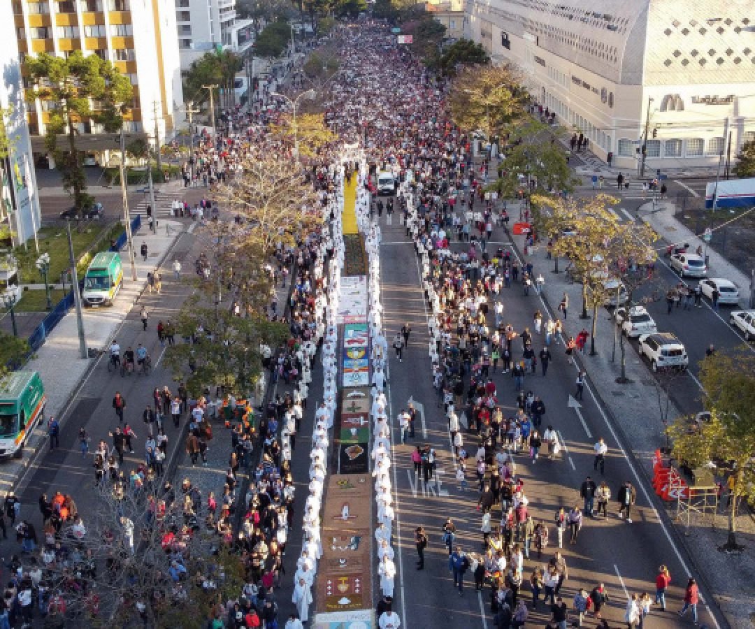 Um dos maiores do mundo: Corpus Christi da Capital do Paraná reunirá 130 mil pessoas