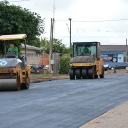 Avenida Paraná em Corbélia recebe nova pavimentação asfáltica sem custos para o município