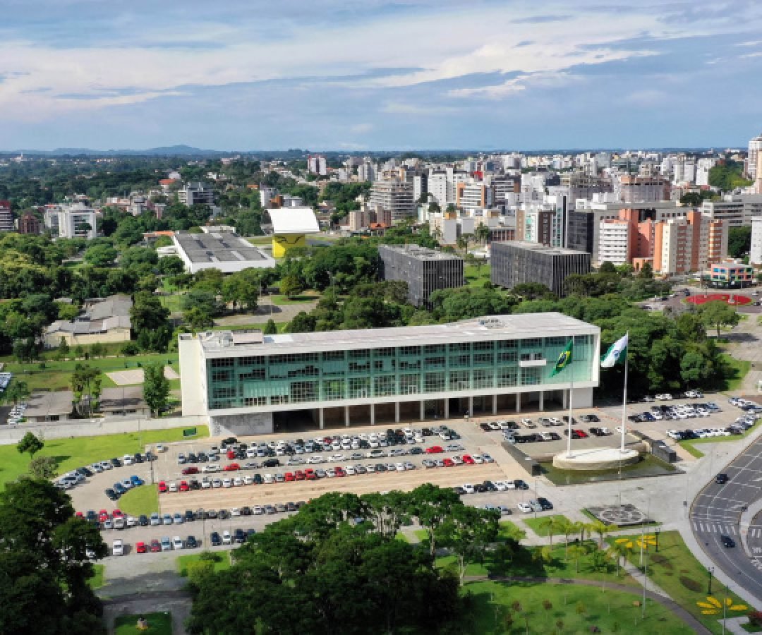 Governador assina decreto que regulamenta Fundo Estratégico do Paraná