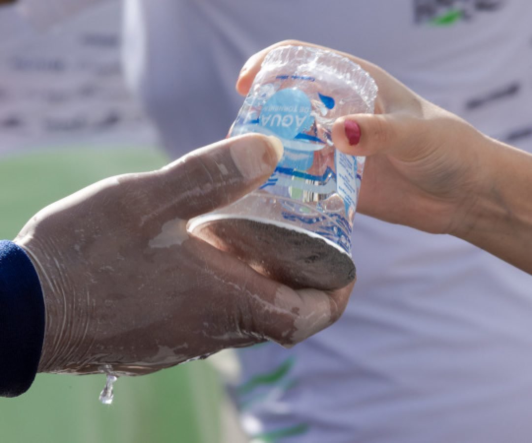 Sanepar vai distribuir 72 mil copos de água na Maratona Internacional do Paraná