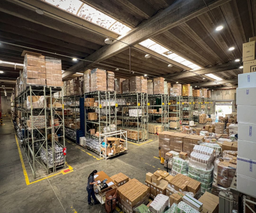 Estado já distribuiu mais de 6 milhões de insumos em 2026 para as 22 Regionais de Saúde