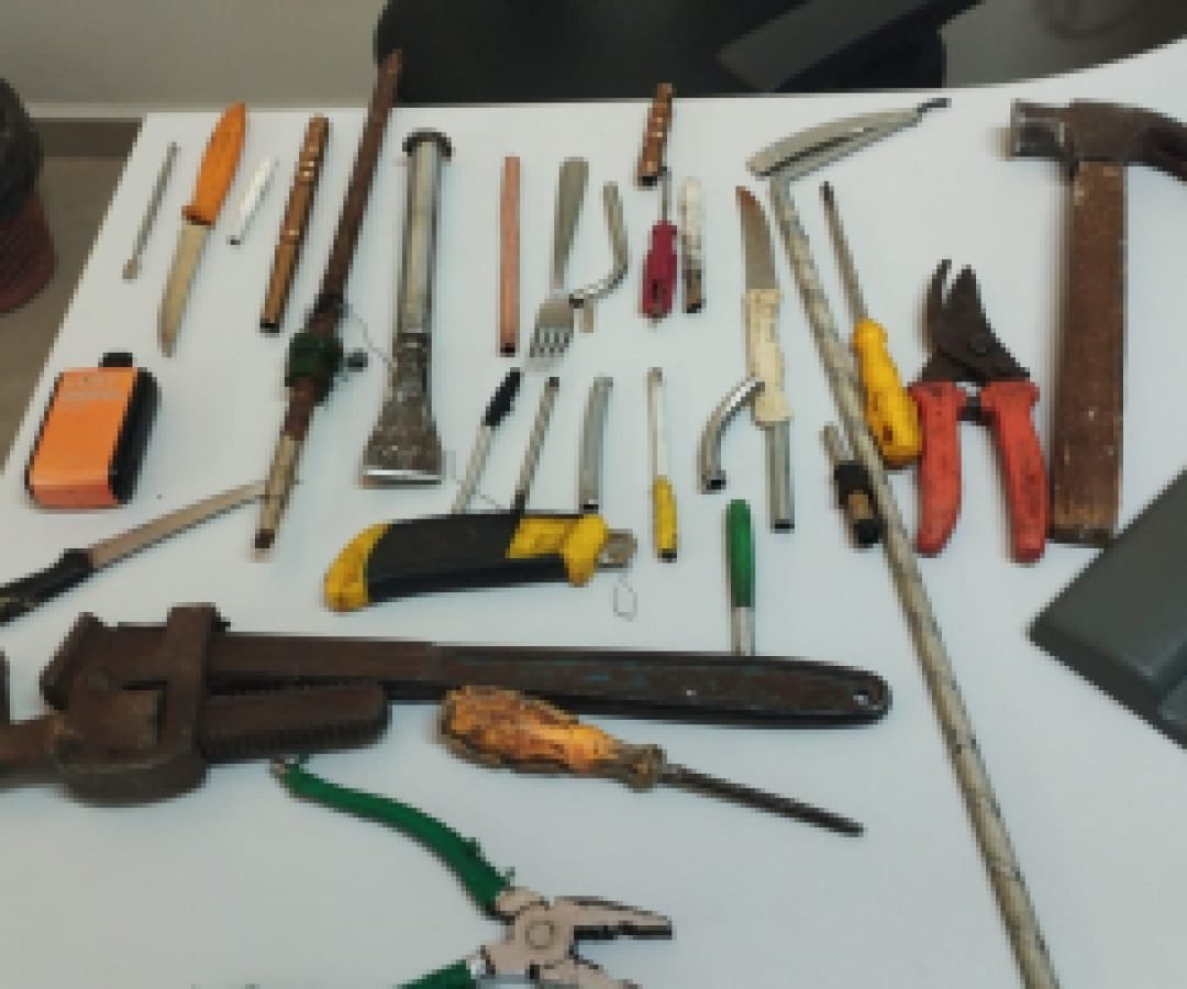 GM faz batida após briga e encontra armas e ferramentas na rua Mawes