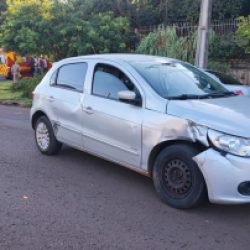 Gol e moto batem em cruzamento no Floresta