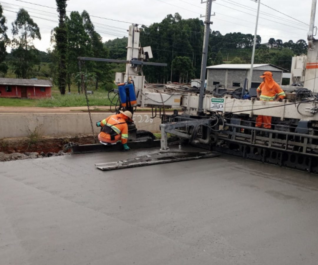 Governo isenta de ICMS cimento para pavimentação e barateia obras no Paraná