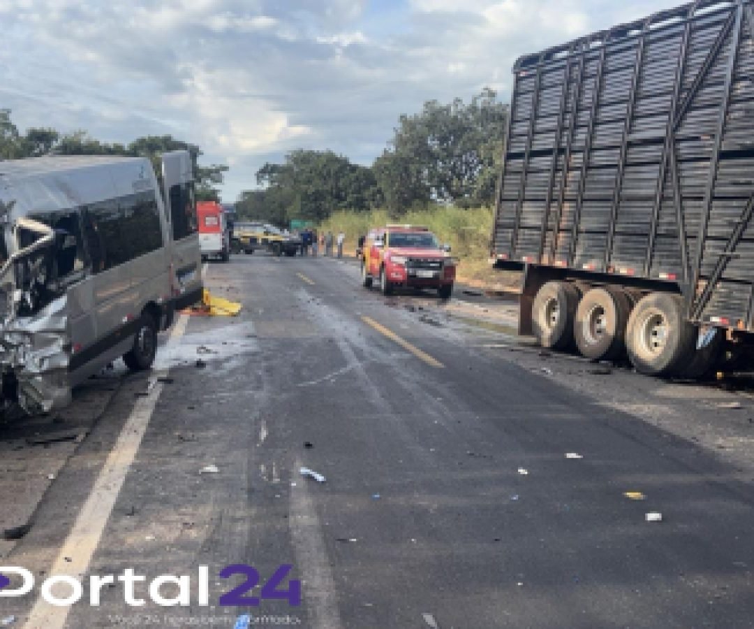 Grave acidente na BR-020 deixa oito mortos em Formosa (GO)