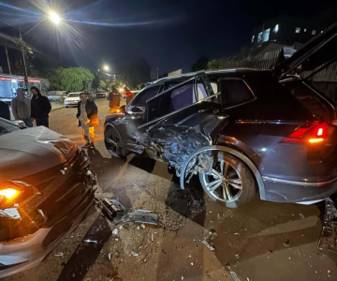 Grave colisão entre dois carros é registrada no Bairro Vila Tolentino, em Cascavel