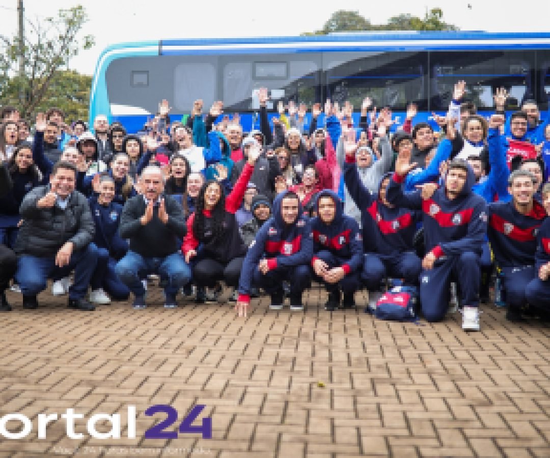 Gugu Bueno entrega dois ônibus para atletas e anuncia construção de novo ginásio na região sul de Cascavel