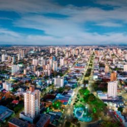 Guto Silva e Gugu Bueno participam de evento na Sociedade Rural nesta terça