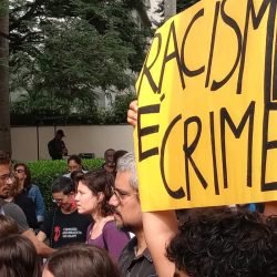 Defensoria pede R$ 759 mil em ação contra shopping de SP por racismo
