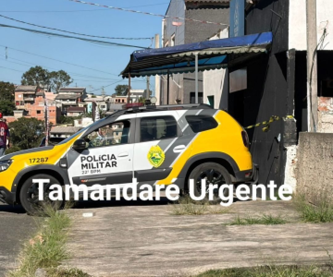 Homem é morto a tiros em barbearia em Colombo