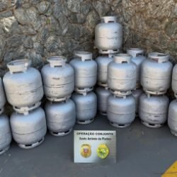Homem é preso em flagrante por manter depósito clandestino de botijões de gás em Santo Antônio da Platina