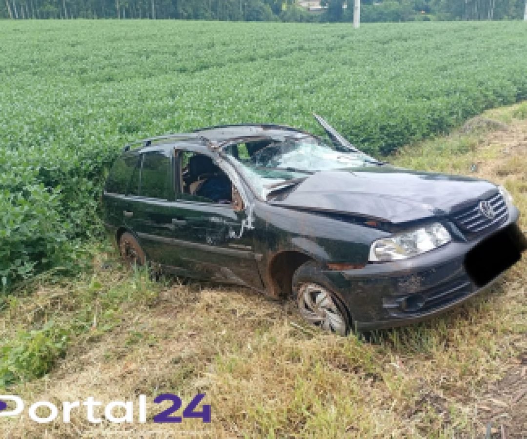 Homem morre após ser ejetado de veículo em capotamento na PR-487, em Manoel Ribas