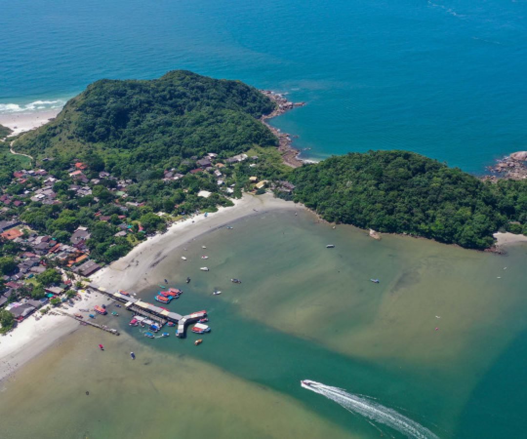 Estado realiza pesquisa com moradores e turistas da Ilha do Mel para implantar melhorias