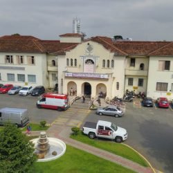 Governador mobiliza aeronave do Estado para trazer polilaminina a paciente de Curitiba