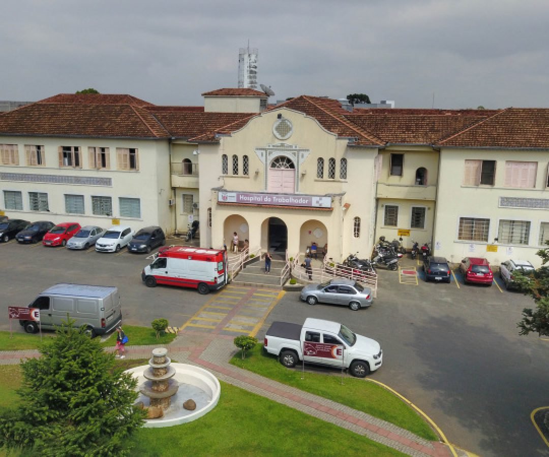 Governador mobiliza aeronave do Estado para trazer polilaminina a paciente de Curitiba