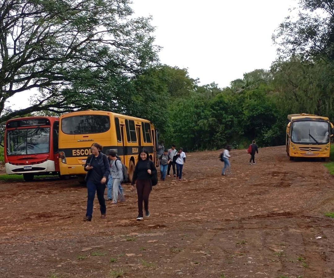 Com frota reforçada, escolas de Rio Bonito do Iguaçu retomam funcionamento após danos estruturais