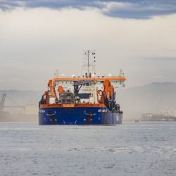 Portos do Paraná inicia nova dragagem para garantir operação no Canal de Paranaguá