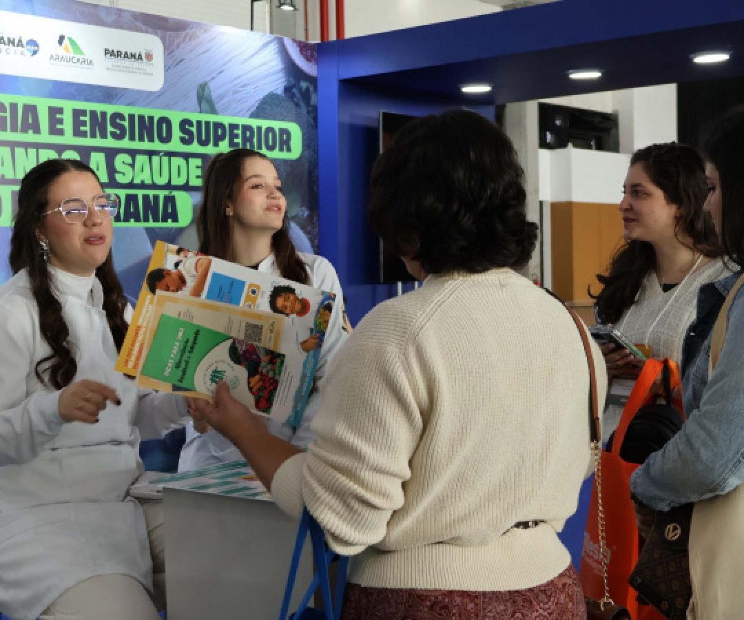 Paraná marca presença e apresenta exemplos em congresso nacional de nutrição