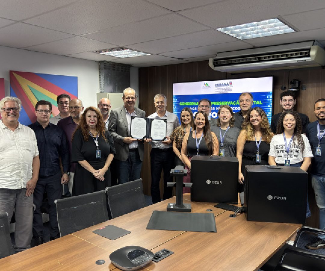 Estado anuncia projeto para digitalizar acervos do Arquivo Público do Paraná