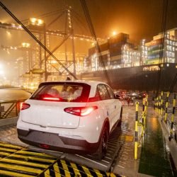 Porto de Paranaguá registra maior desembarque de veículos elétricos do Paraná