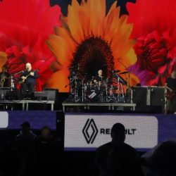 Aonde quer que eu vá: chuva, coral e emoção marcam show dos Paralamas em Matinhos