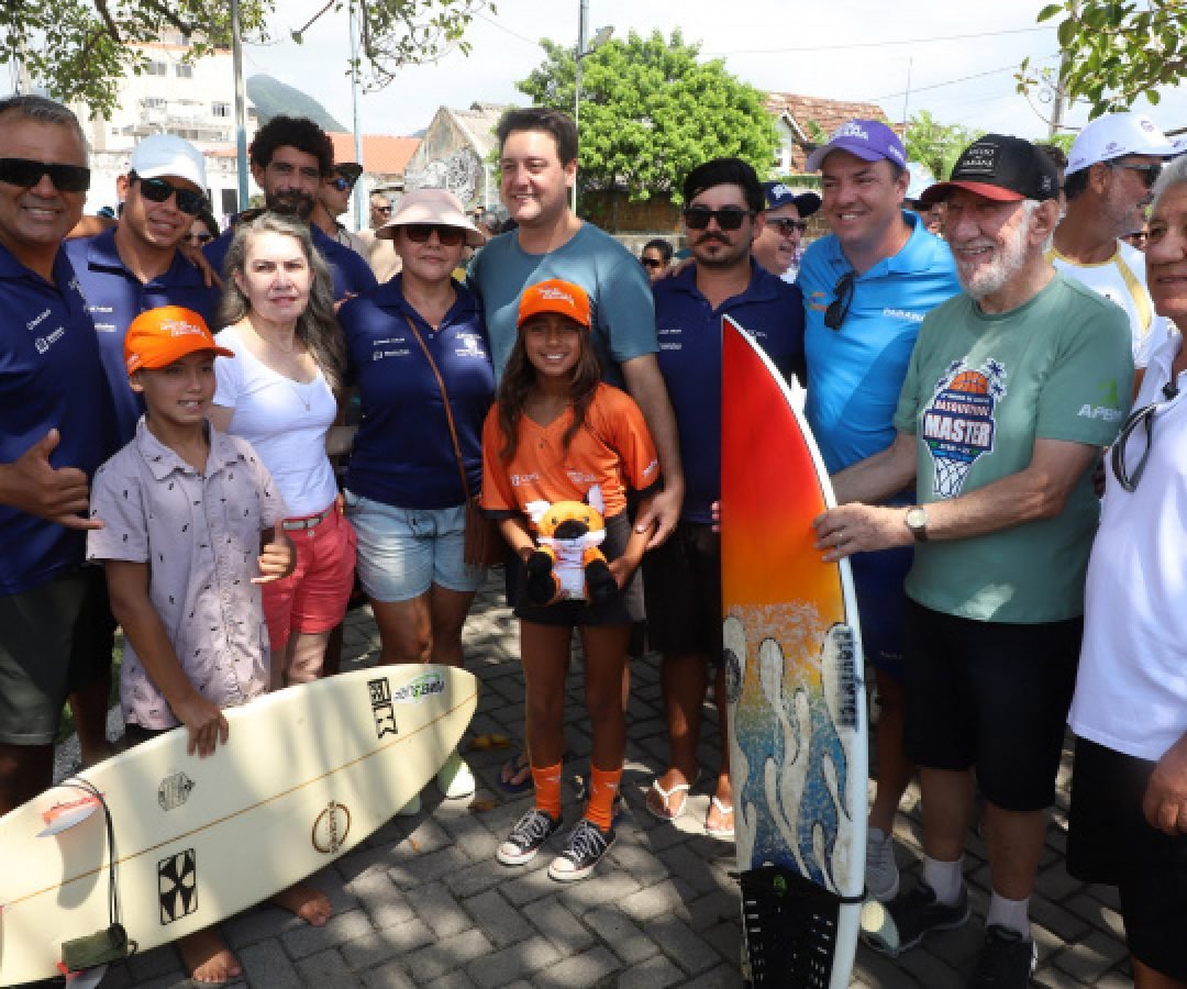 Estado inicia obras de escola de surfe para atender mais de 600 crianças no Litoral
