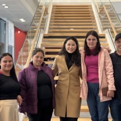 Rota Paraná-França: produtoras de seda se emocionam ao conhecer gigante da moda