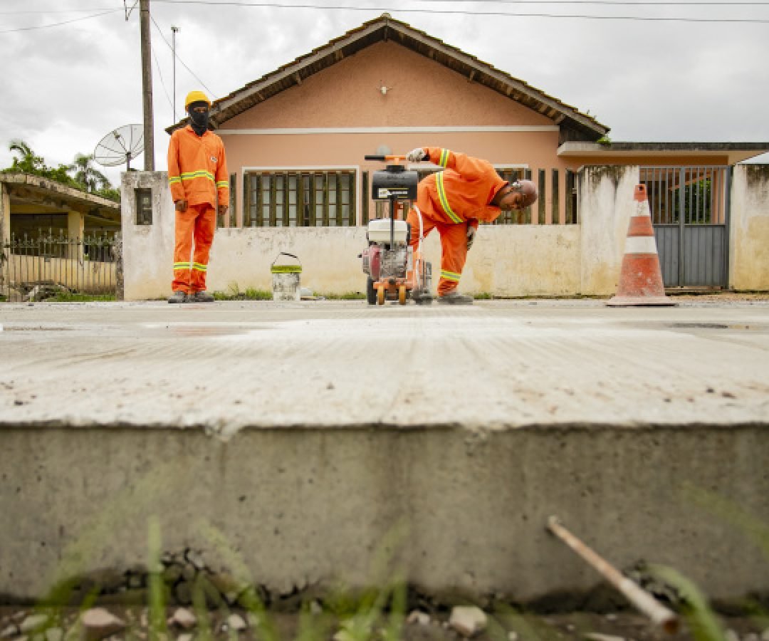 Obras viárias que vão melhorar acesso ao Porto de Antonina chegam a 50%