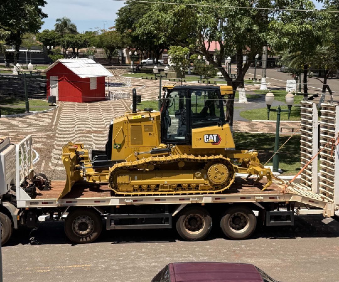 Floraí compra maquinários para melhorar estradas rurais; aporte integra pacote de R$ 2,2 bilhões do Estado