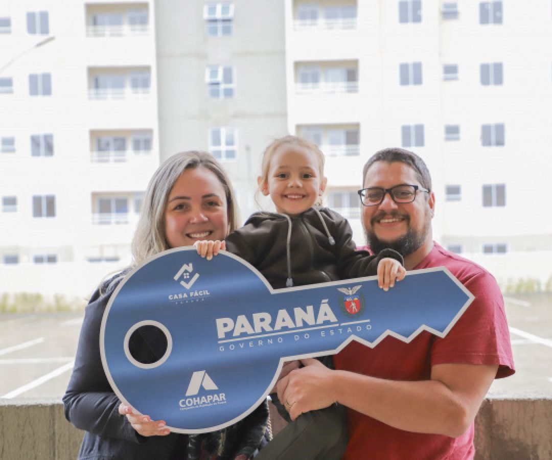 Com recursos do Estado, Cohapar entrega 208 apartamentos de novo residencial em Curitiba
