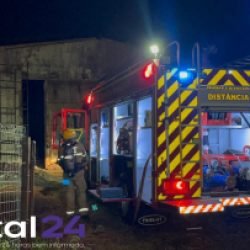 Incêndio atinge barracão abandonado no bairro Santos Dumont em Cascavel