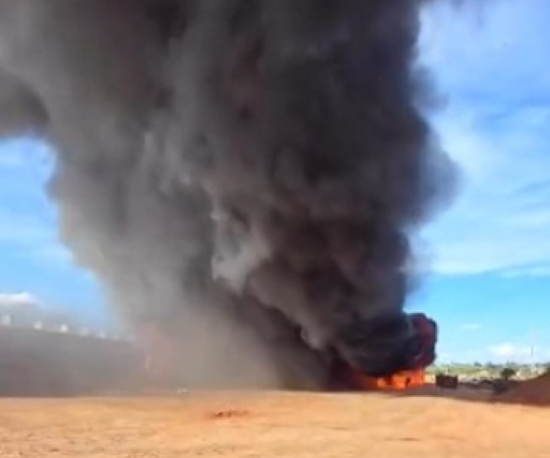 Incêndio destrói fábrica de sofás em Terra Boa
