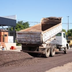 Interdições na JK marcam avanço das obras do binário com a Flamboyant em Cascavel