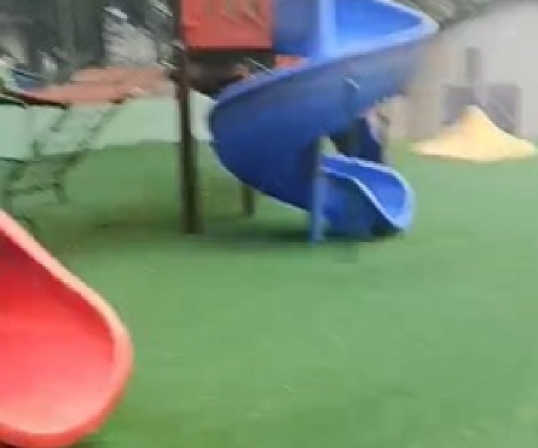 Internauta cobra melhorias em parquinho no Floresta