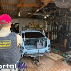 Jetta furtado é recuperado enquanto era desmontado em Umuarama; quatro suspeitos são presos