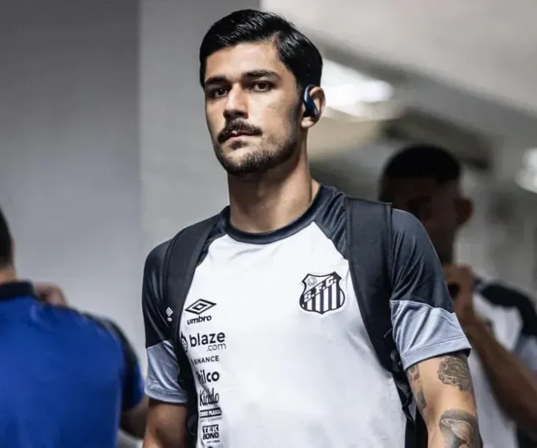 joao-basso-zagueiro-santos.webp.webp