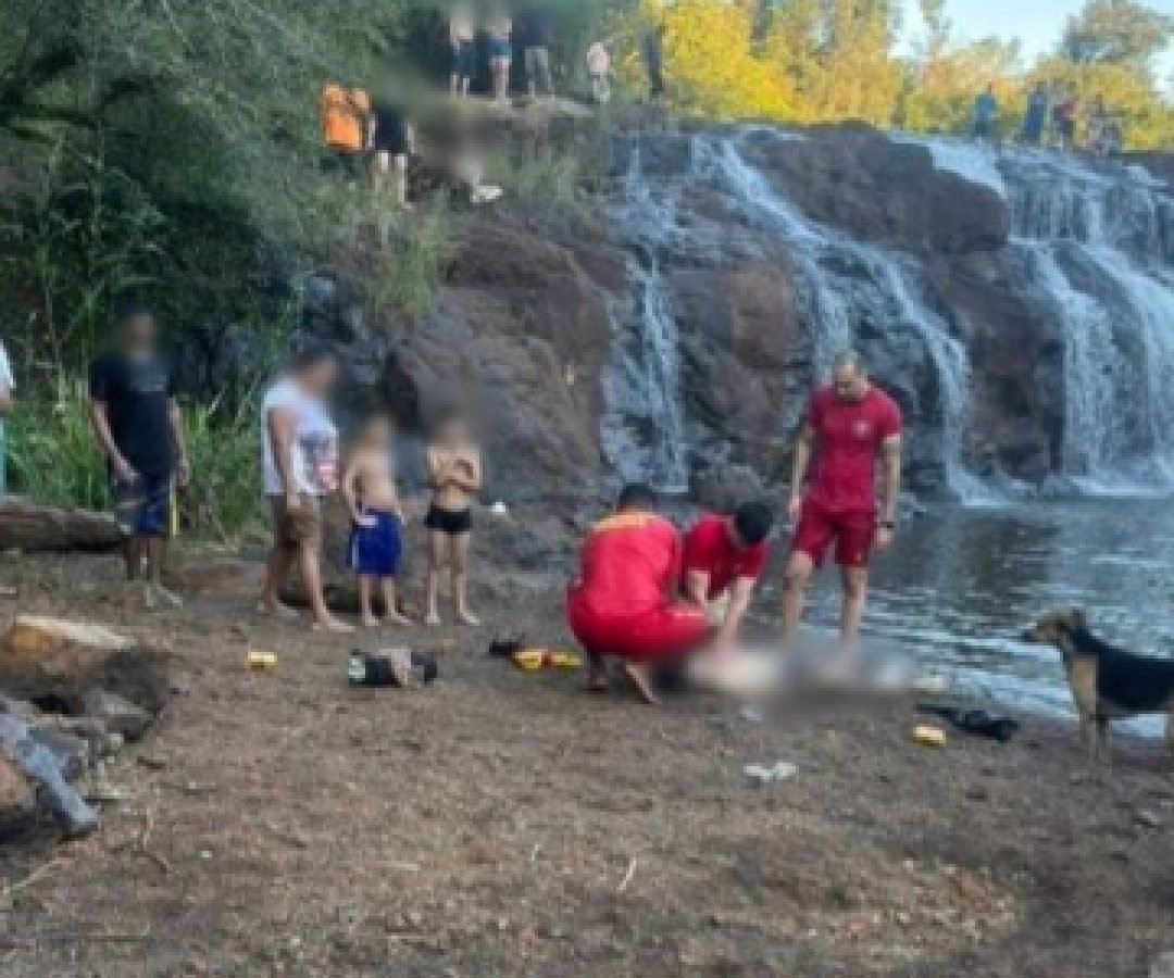 Jovem de 18 anos morre afogado em cachoeira em Campo Mourão