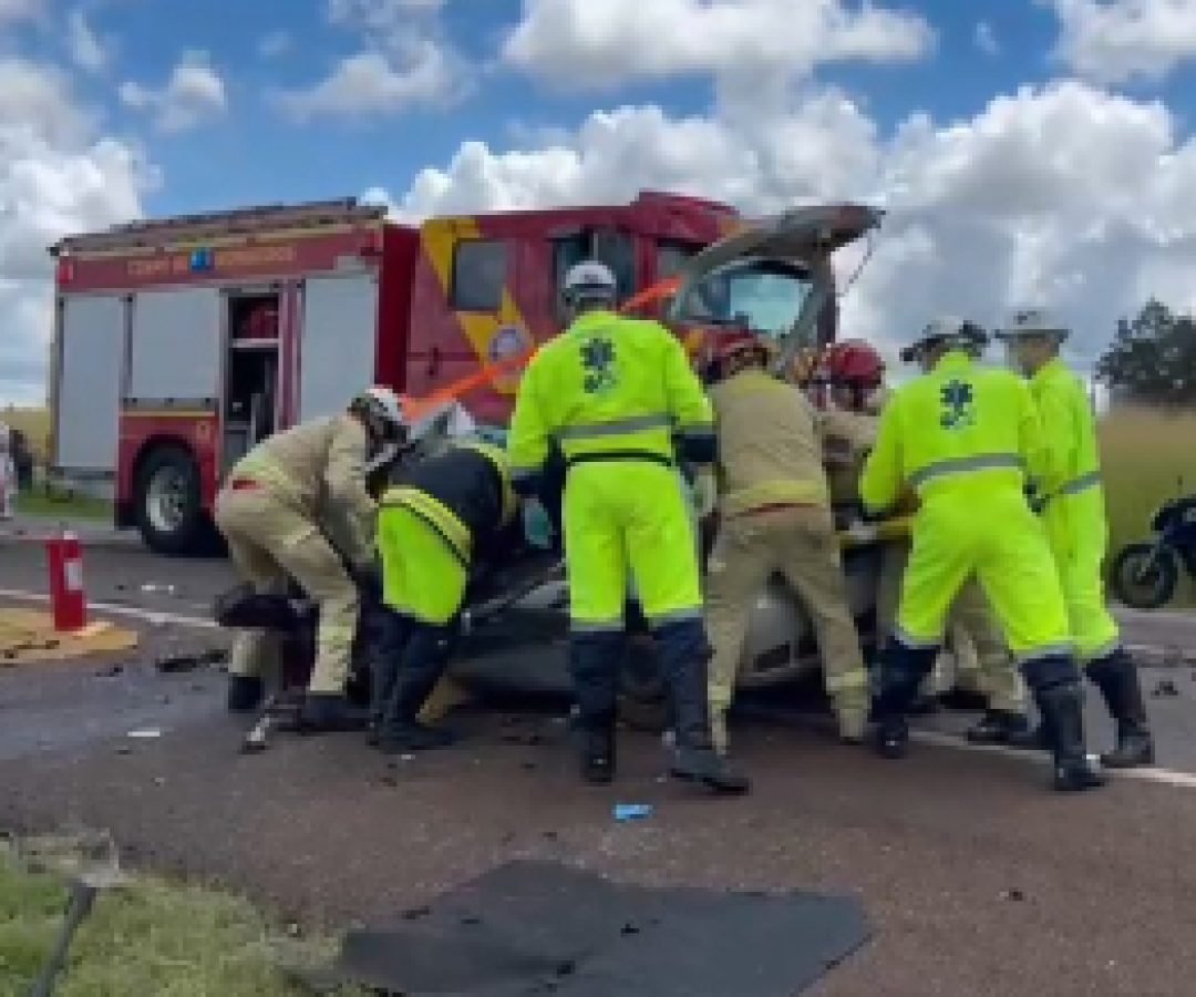 Jovem de 19 anos sofre múltiplas fraturas e TCE na BR-277