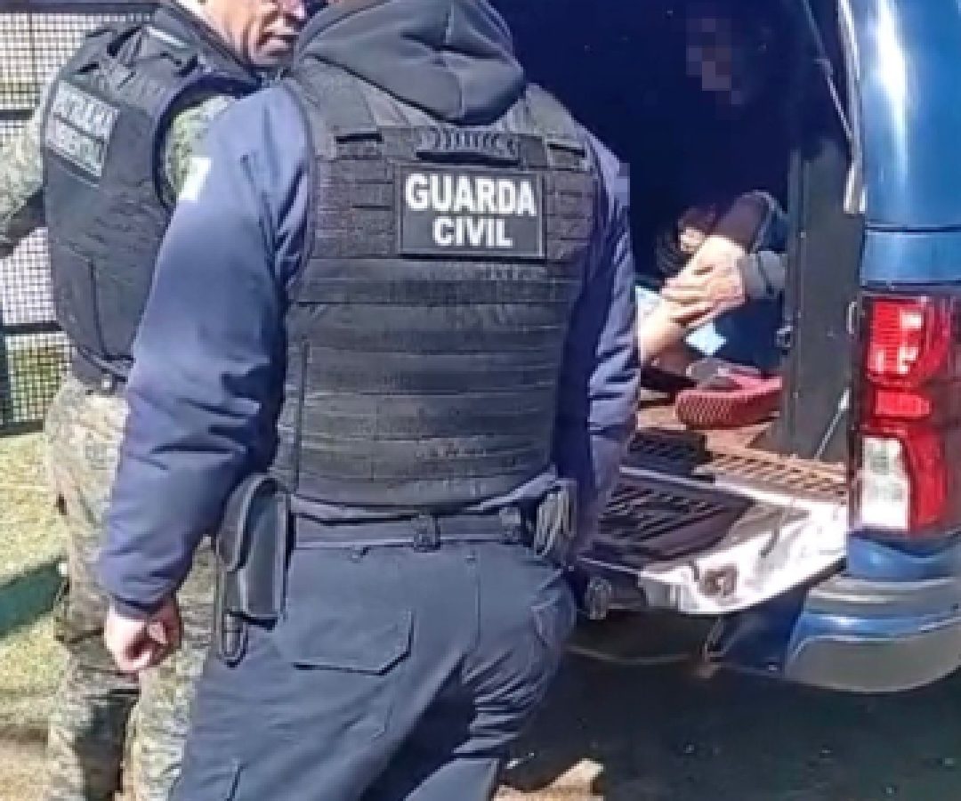 Jovem é detido por uso de drogas em frente à UPA Tancredo, em Cascavel