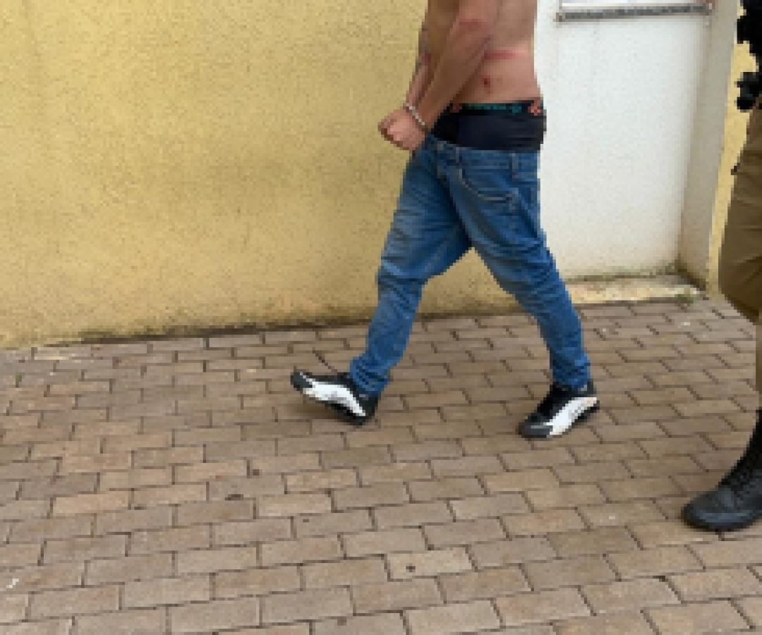 Jovem é preso após ameaçar a avó em Capitão
